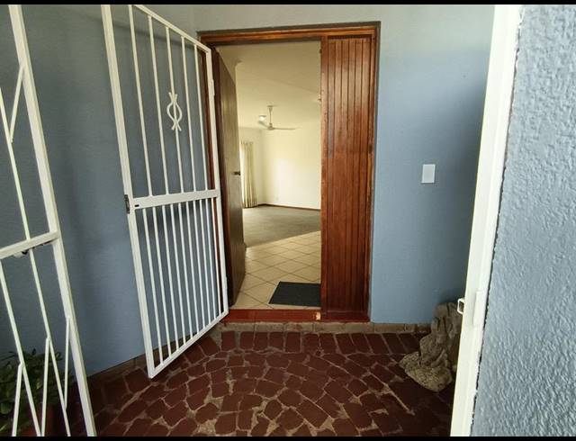 2 BEDROOM TOWNHOUSE FOR SALE IN WYCHWOOD